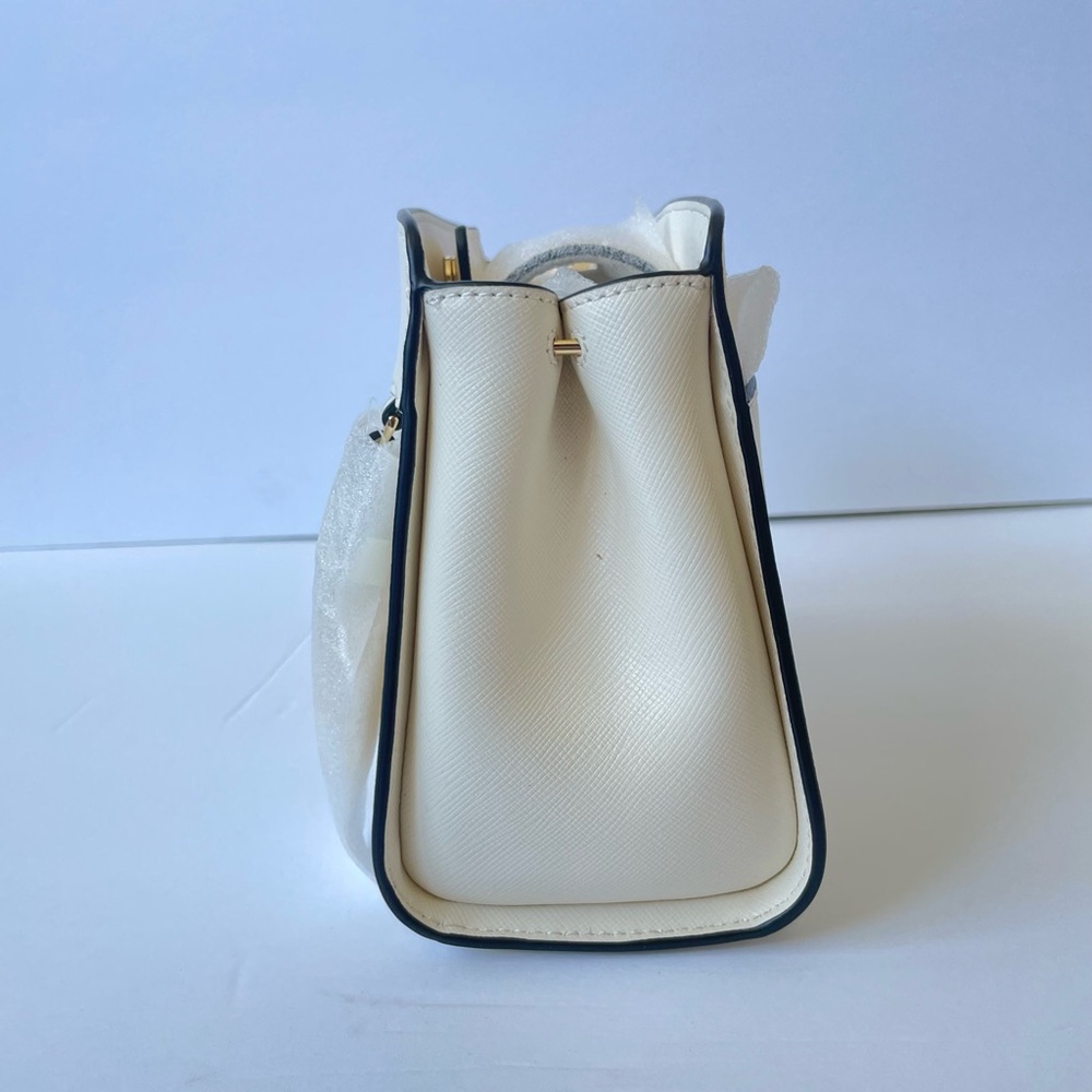 Kate Spade White and Red Heart Wristlet - Picture 3 of 10